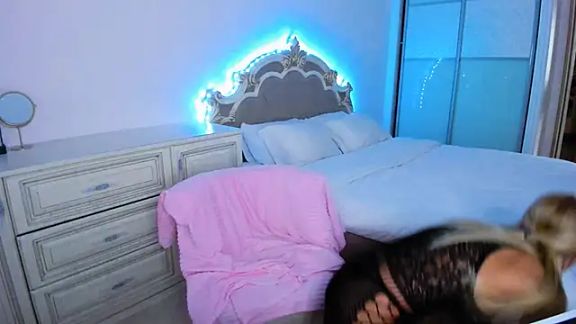 AmeliaBlond