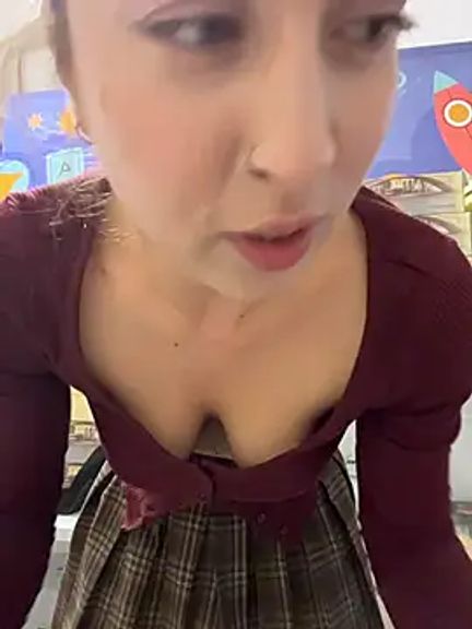 Holly_Play