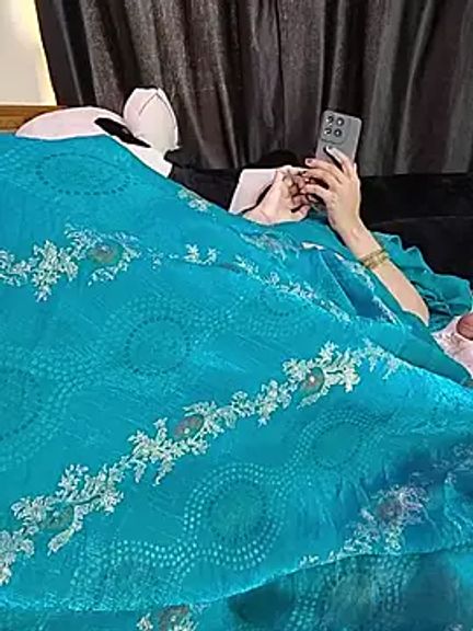 kaamuk_shweta