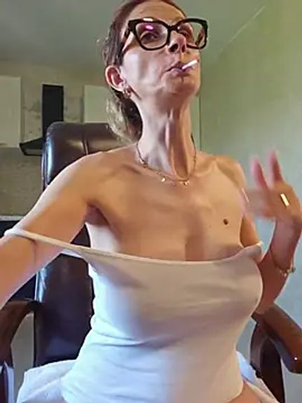 NaughtyWifey1