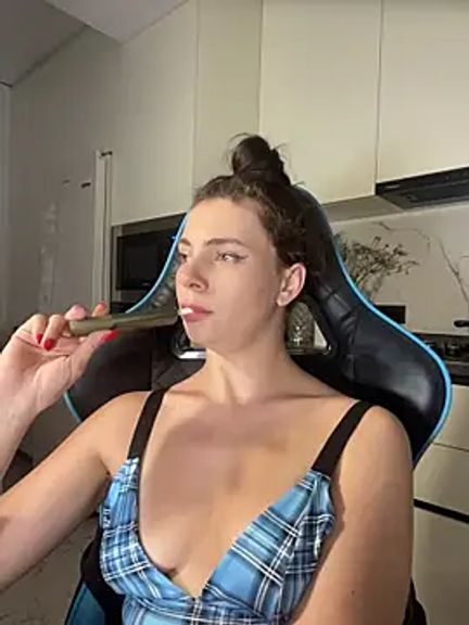 CurlyLara