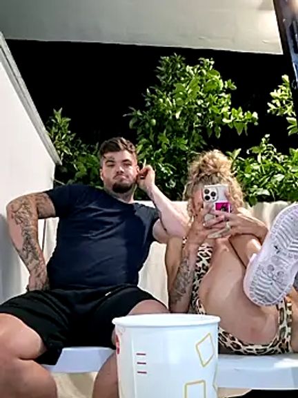 TheFoxyCouple69