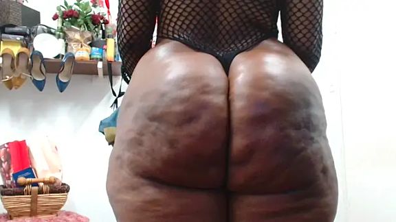 xTALLSEXYBUMx