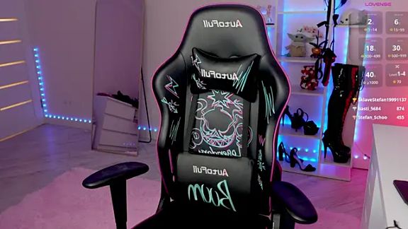 QueenAliceX