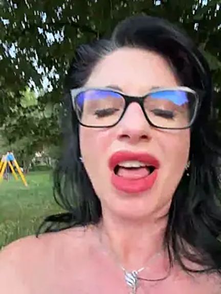 Eva_Pearl