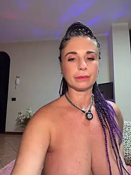 Eva_Pearl