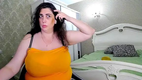 Evelyn_Shy