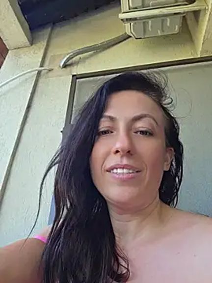 Risky_woman
