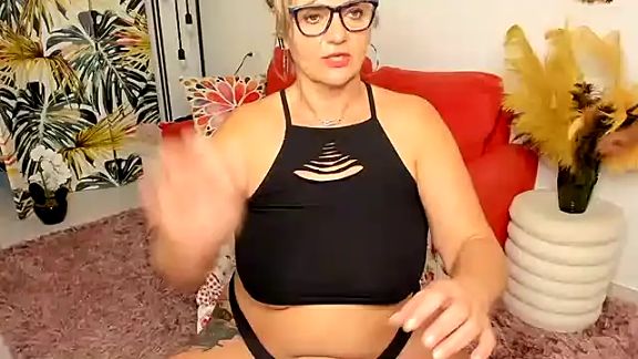 Milf-Ella