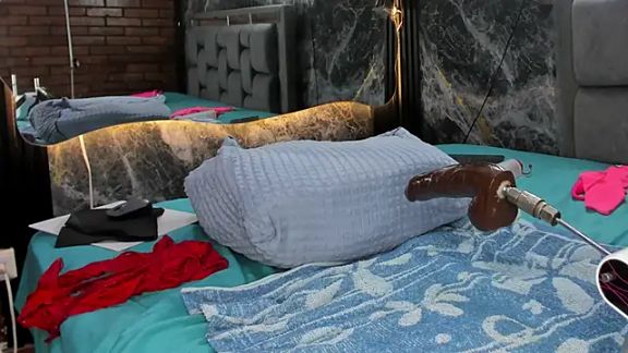 Couple_Gold69