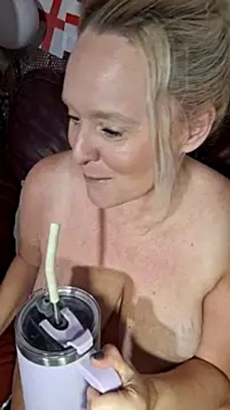 Bella_Squirts