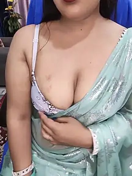 Curvy_Nayara