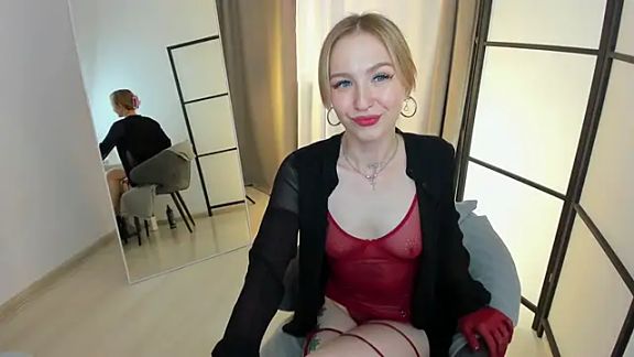 Annie_Leone