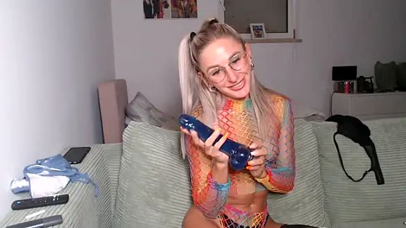 Liana_Lou