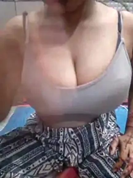 Arashiya_Khan