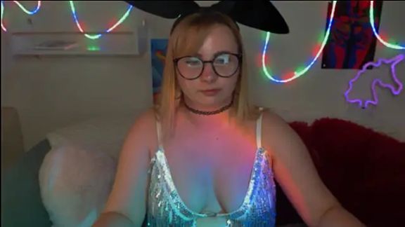 MarryKiss33