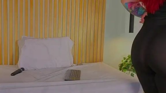 Scarlett_grey1