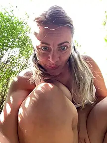 ladywithbigass
