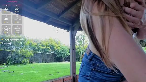 Angiehuston1