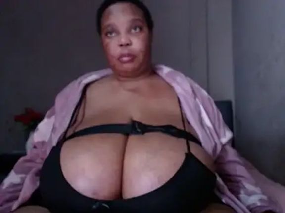 Lovelyboobs01