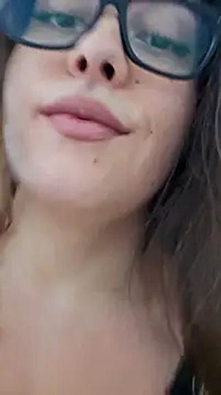 Larissa4U