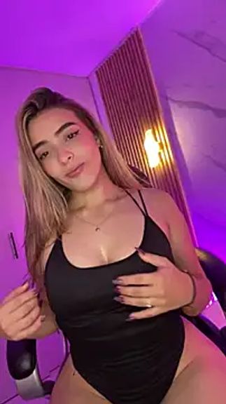 KYLIE_JONES6