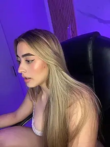 KYLIE_JONES6