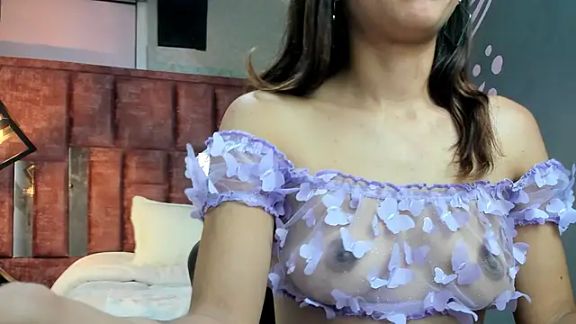Mia_Holly__