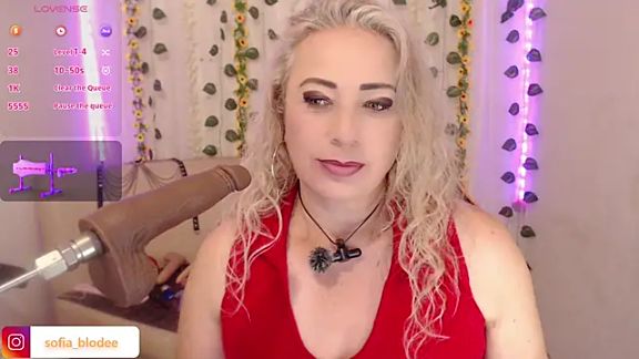 sofiacurvy_45