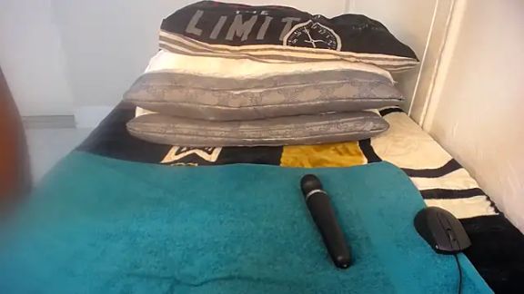 shy-lillyX22