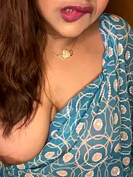 CurvyTiaa