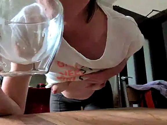 Milky_hairy_mommy