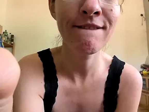 Milky_hairy_mommy