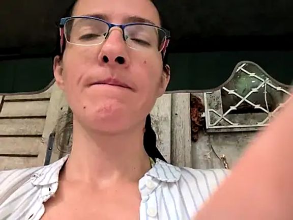 Milky_hairy_mommy
