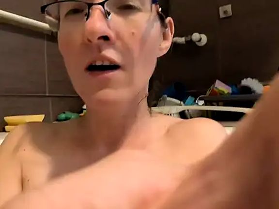 Milky_hairy_mommy