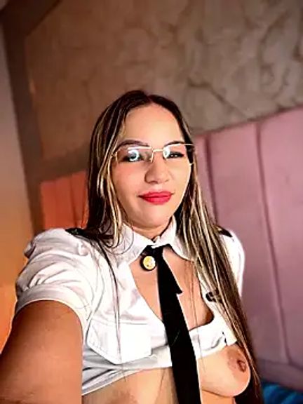 Hillary_Collins1