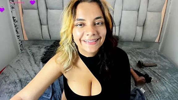 Kiara_Cruz__