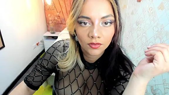 Kiara_Cruz__
