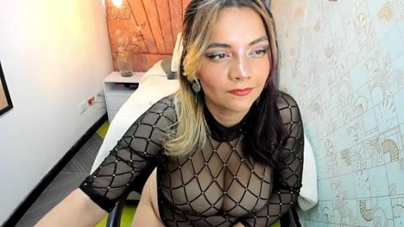 Kiara_Cruz__