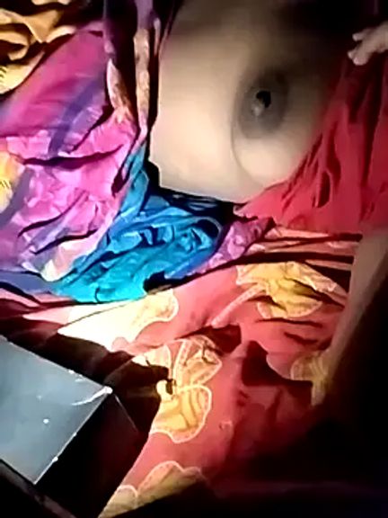 Hous_Wife2005