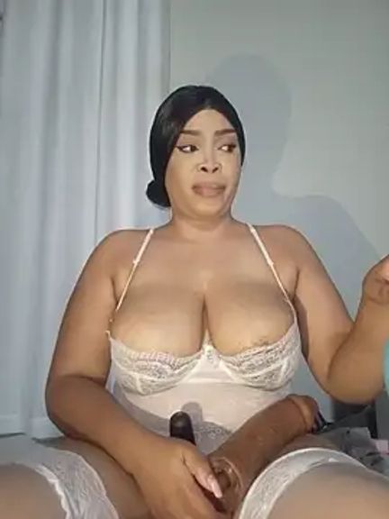 Goldie_Lexi
