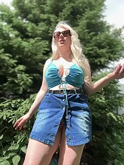 LaraHollywood