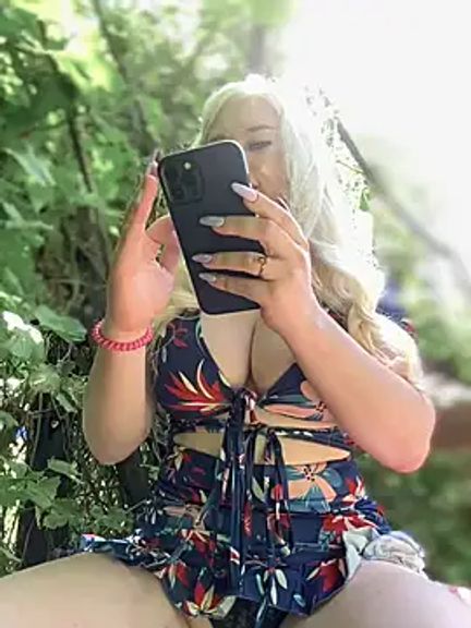 LaraHollywood