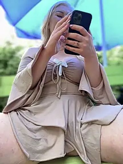 LaraHollywood