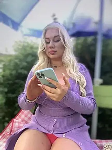 LaraHollywood