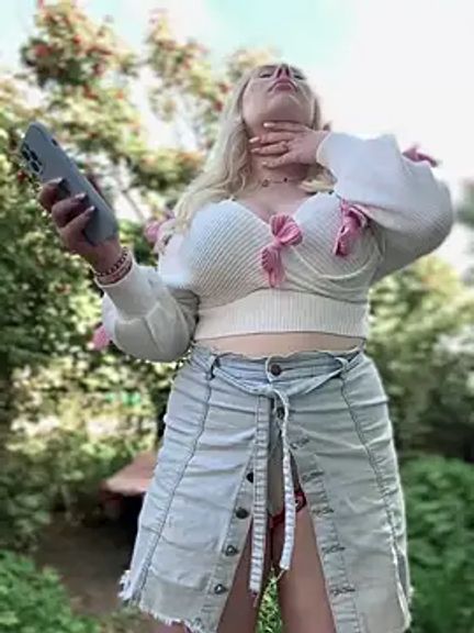 LaraHollywood