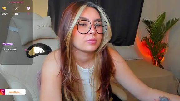 dakottaa_