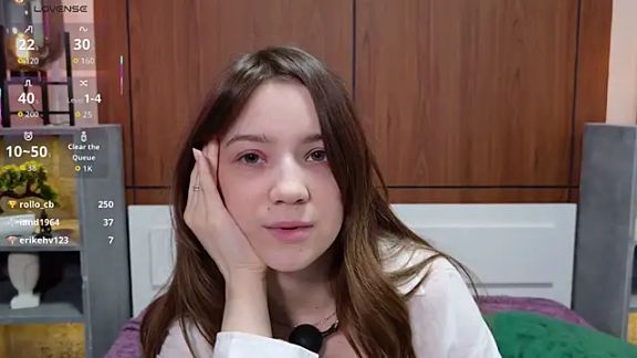 Alison_kisss