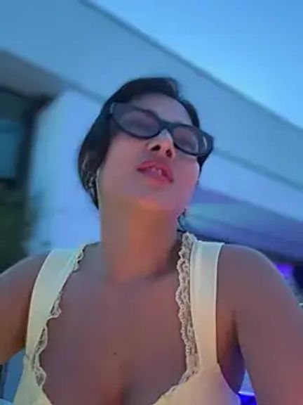 OUTDOOR_QUEEN010