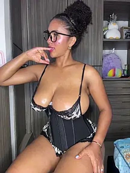 Mia_sweet80